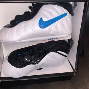 Nike foamposite white and blue hero-red orbit worn once